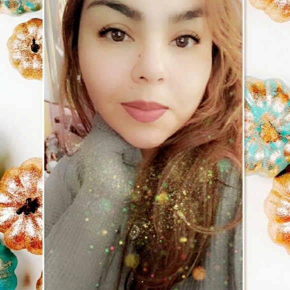 Meet your Posher, Mariana - Picture 1 of 1